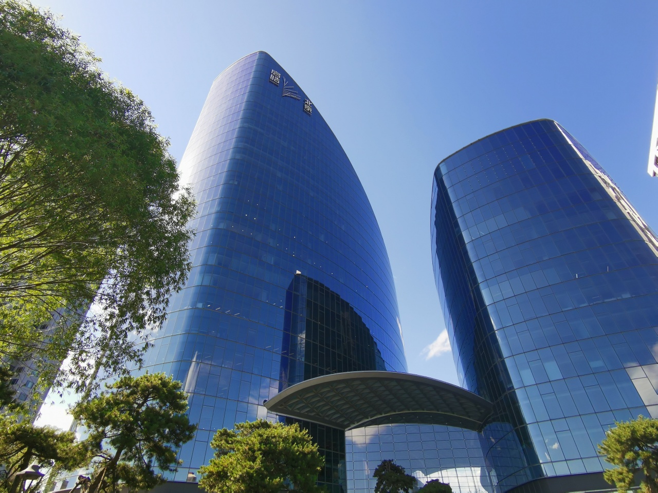 启皓大厦实拍图1