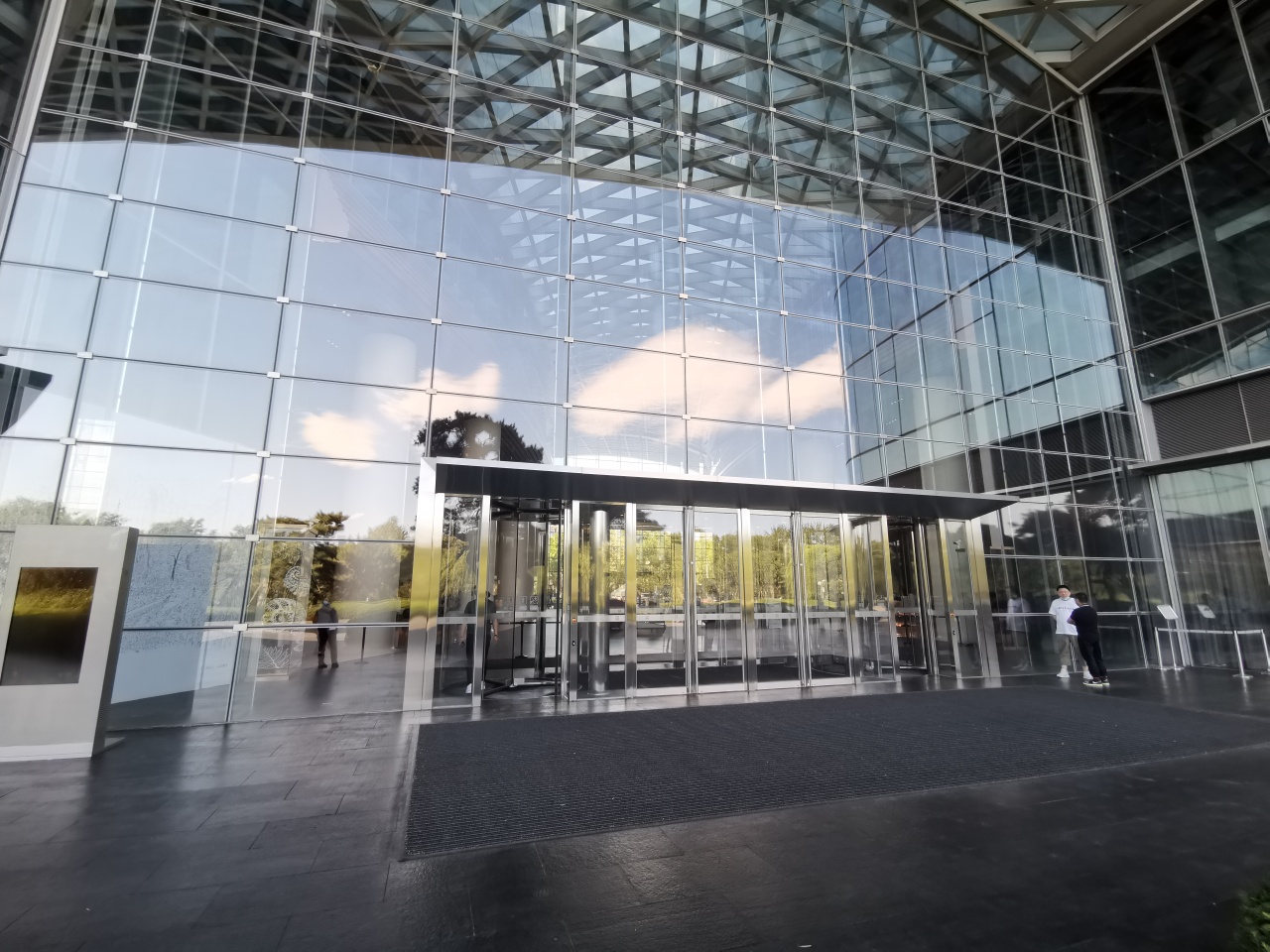 启皓大厦实拍图2